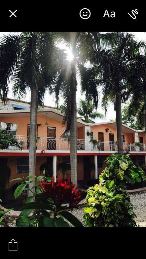 Palm Inn Hotel Port-au-Prince Exterior foto